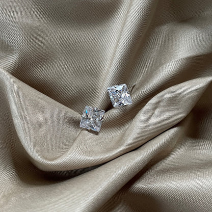 [Amore Jewels]Stylish Shiny Square Center Stone Stud Earrings