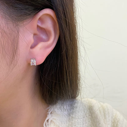 [Amore Jewels]Stylish Shiny Rectangular Center Stone Stud Earrings