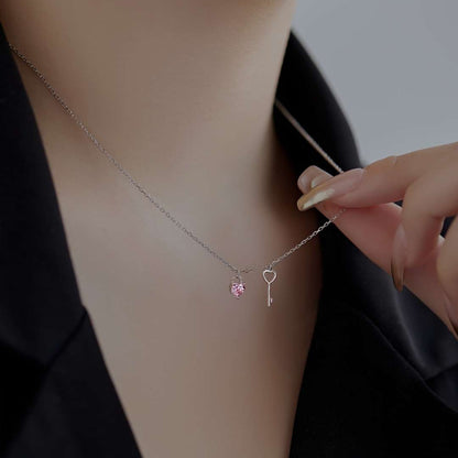 [Amore Jewels]Unique Heart Shape Key Pendent Necklace