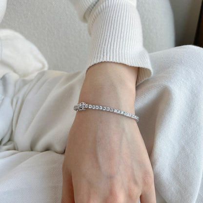 [Amore Jewels]Dainty Charming Round Cut Tennis Bracelet
