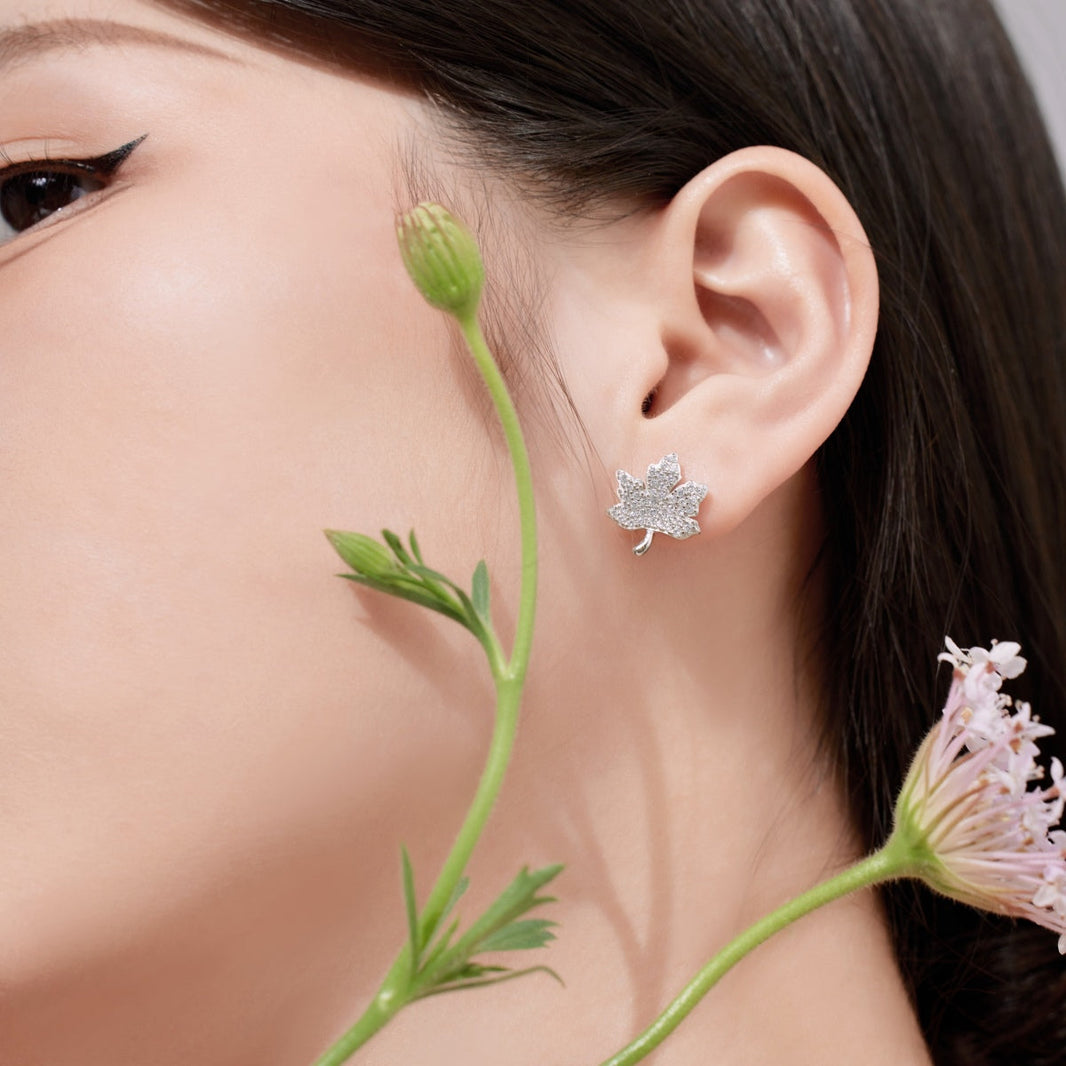 [Amore Jewels]Exquisite Maple Leaf Design Earrings