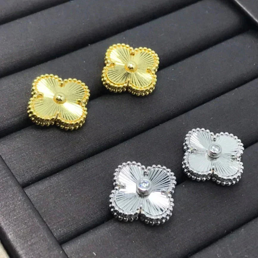 [Amore Jewels]CLOVER MINI 9.5MM LASER EARRINGS
