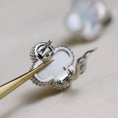 [Amore Jewels]CLOVER MEDIUM 1 MOTIFS  WHITE MOP EARRINGS SILVER