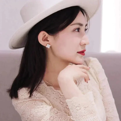 [Amore Jewels]CLOVER MEDIUM 1 MOTIFS  WHITE MOP STUD EARRINGS
