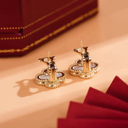 [Amore Jewels]CLOVER MEDIUM 1 MOTIFS  WHITE MOP STUD EARRINGS