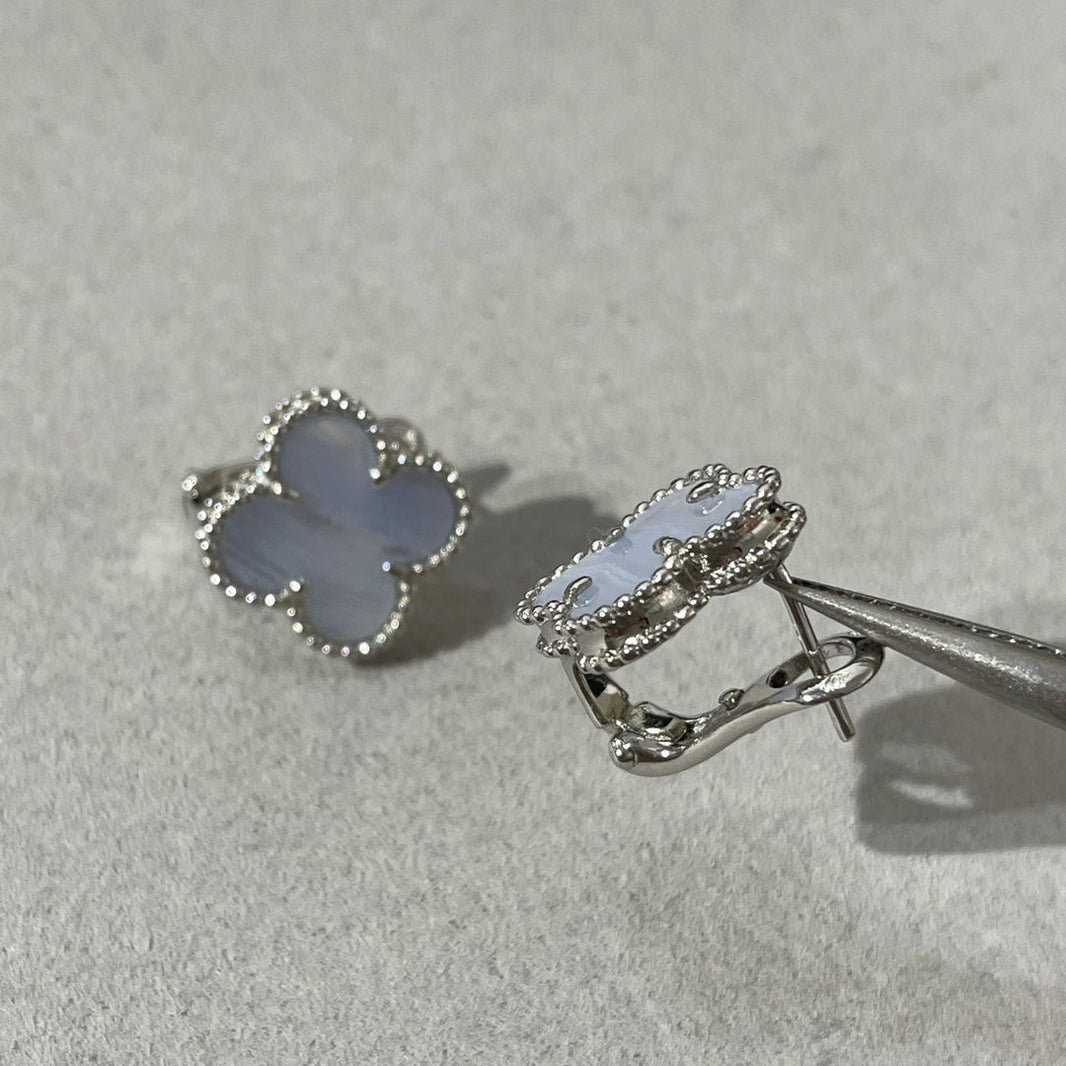 [Amore Jewels]CLOVER CHALCEDONY SILVER STUD EARRINGS