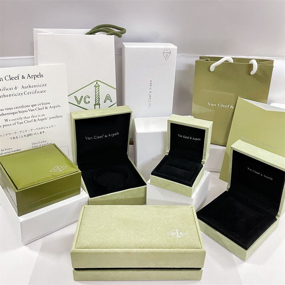 [Amore Jewels]VA CLOVER BRACELET NECKLACE RING BOX GIFT BAG