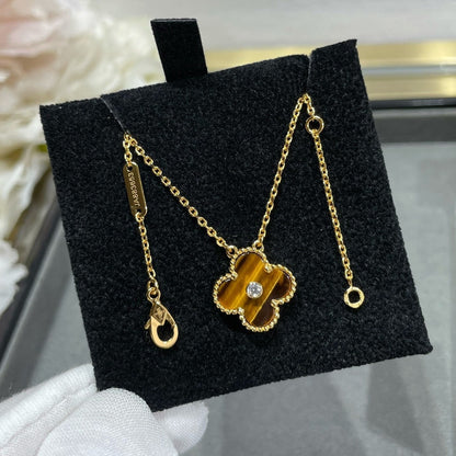 [Amore Jewels]CLOVER 15MM DIAMOND AND YELLOW TIGER'S EYE AGATE necklace