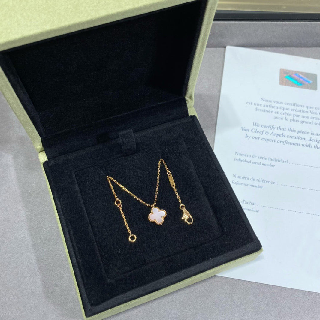 [Amore Jewels]CLOVER 9.5MM PINK MOTHER OF PEARL SINGLE FLOWER NECKLACE