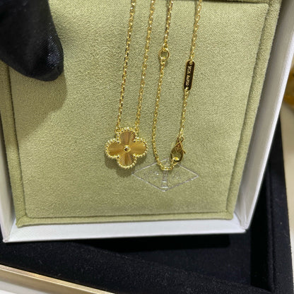 [Amore Jewels]CLOVER 15MM LASER NECKLACE
