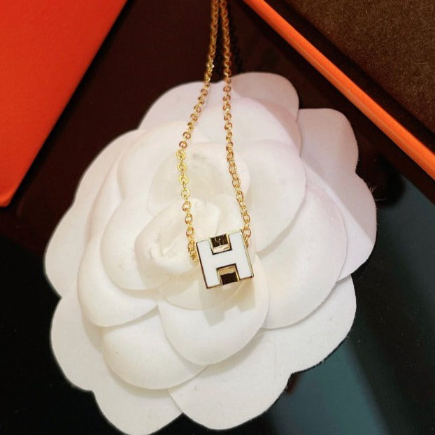 [Amore Jewels]H WHITE SQUARE GOLD NECKLACE