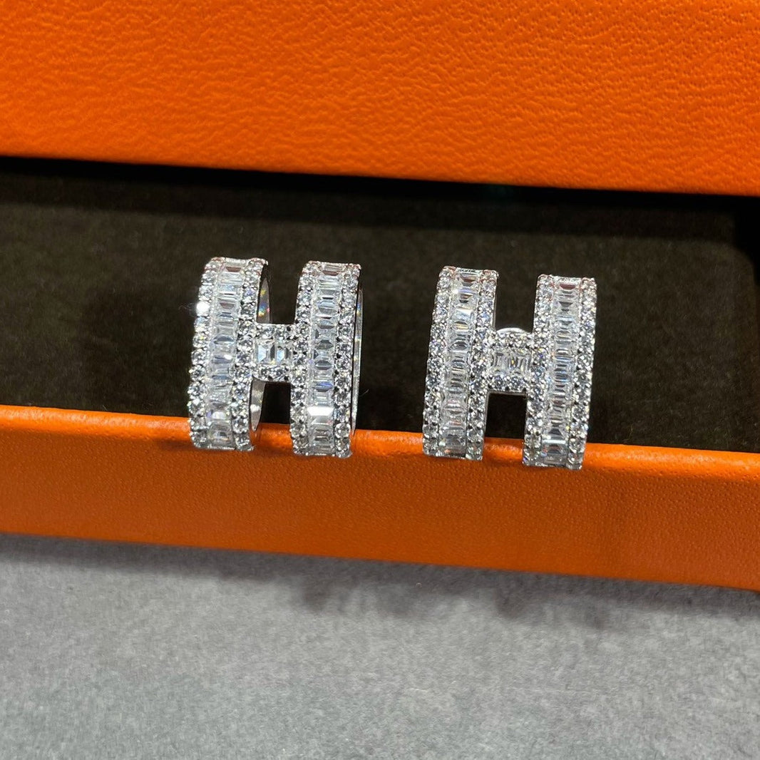 [Amore Jewels]H STUD EARRINGS WITH SILVER DIAMONDS