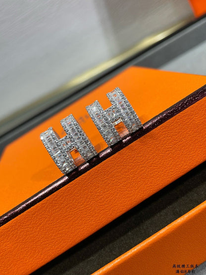 [Amore Jewels]H STUD EARRINGS WITH SILVER DIAMONDS
