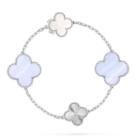 ```json
[
  {
    "Amore Jewels": "アモーレ ジュエルズ",
    "DETACHABLE CLOVER": "取り外し可能 クローバー",
    "15(11+4)": "15(11+4)",
    "FLOWER SILVER NECKLACE SET": "フラワー シルバー ネックレス セット"
  }
]
```