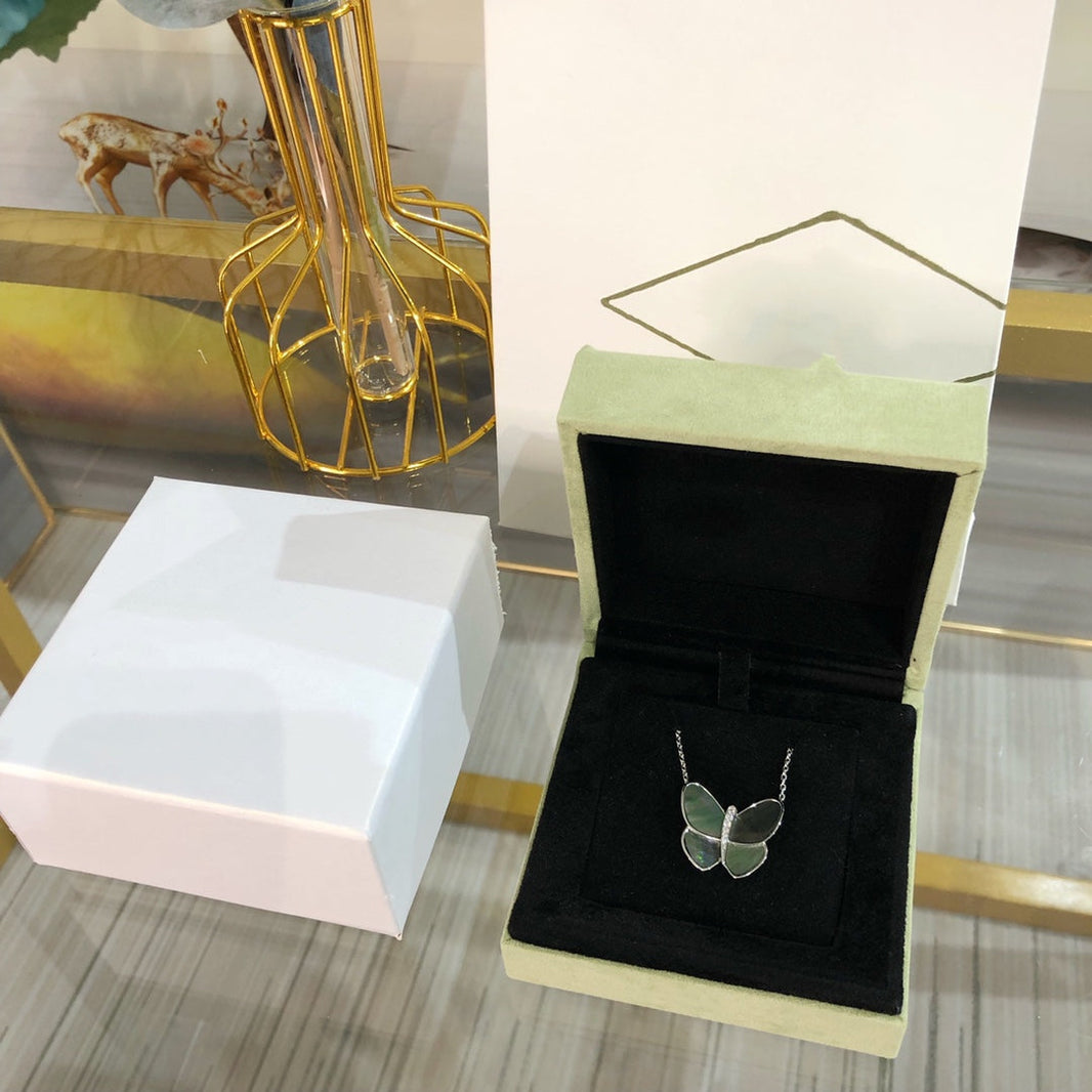 [Amore Jewels]LARGE BUTTERFLY SILVER PENDANT DIAMOND NECKLACE