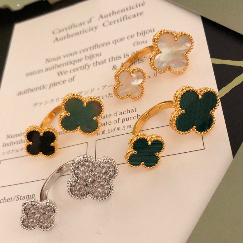 [Amore Jewels]CLOVER BETWEEN THE FINGER RING