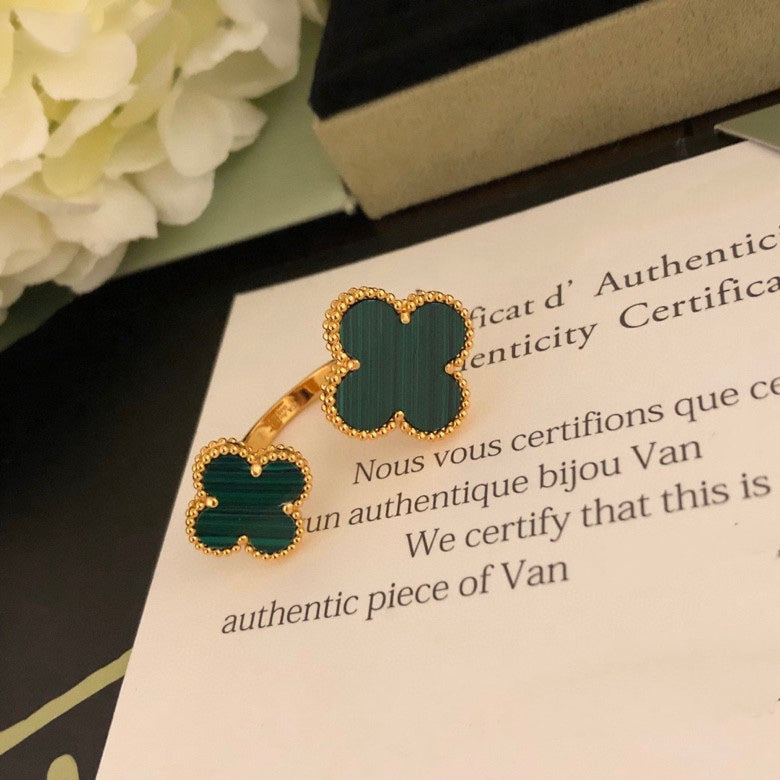 [Amore Jewels]CLOVER BETWEEN THE FINGER RING