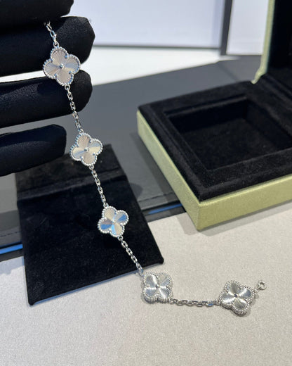 [Amore Jewels] CLOVER 5 MOTIF LASER BRACELET COLLECTION